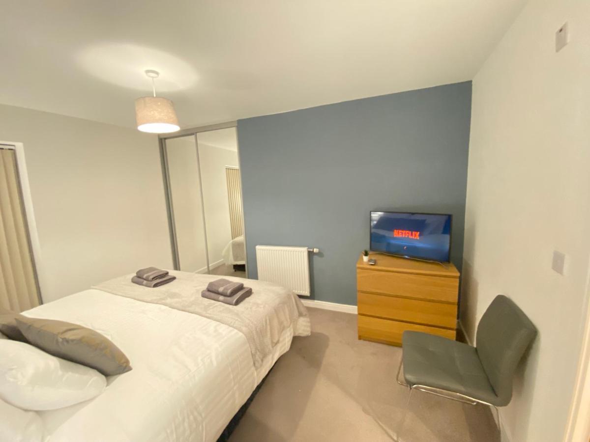 3 Bedrooms Double Or Single Beds, 2 Parking Spaces! Wifi & Smart Tv'S, Balcony Portsmouth Esterno foto